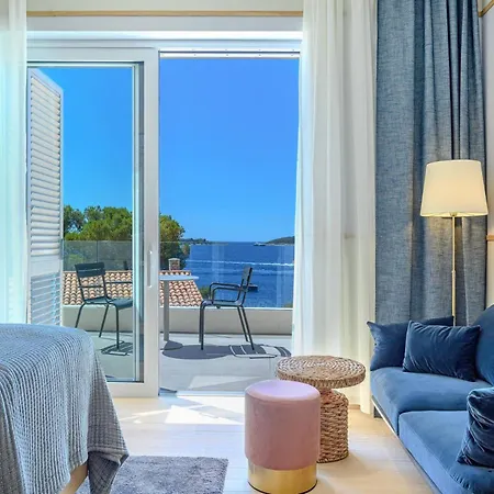 Crystalsea 1 Infinity Heatedpool In Hvar Villa