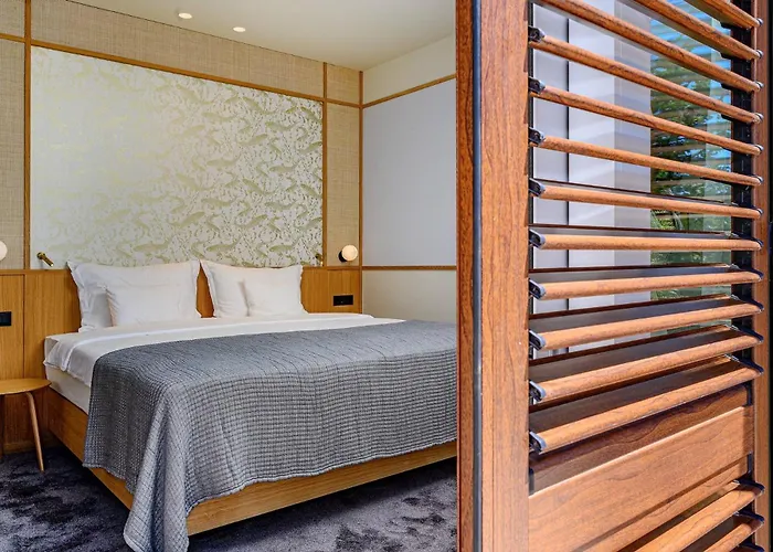 Crystalsea 1 Infinity Heatedpool In Hvar Χβαρ