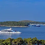 Crystalsea 1 Infinity Heatedpool In Hvar Hvar Town