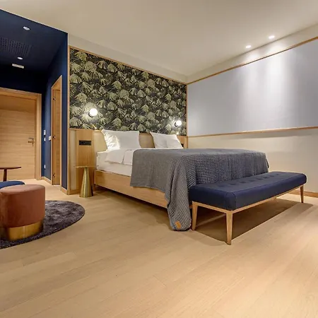 Crystalsea 1 Infinity Heatedpool In Hvar *