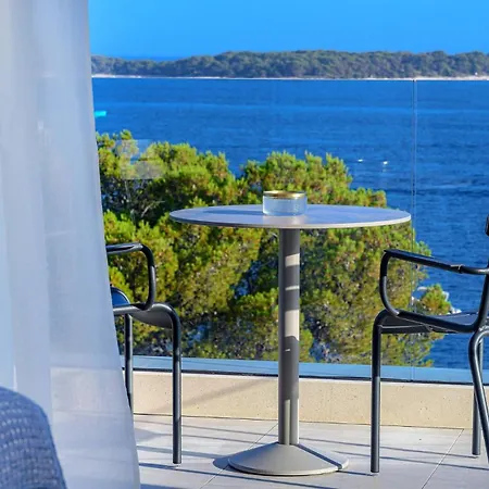 Crystalsea 1 Infinity Heatedpool In Hvar Villa