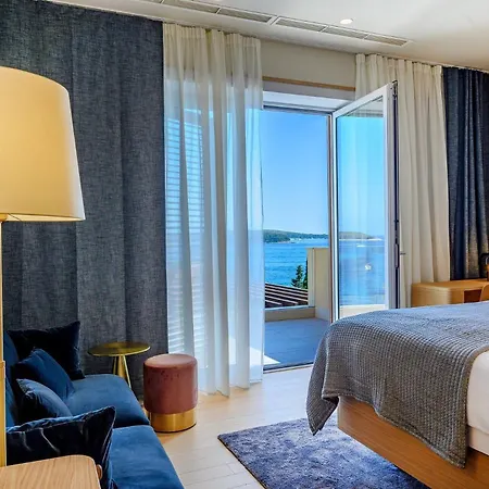 Crystalsea 1 Infinity Heatedpool In Hvar Hvar Town