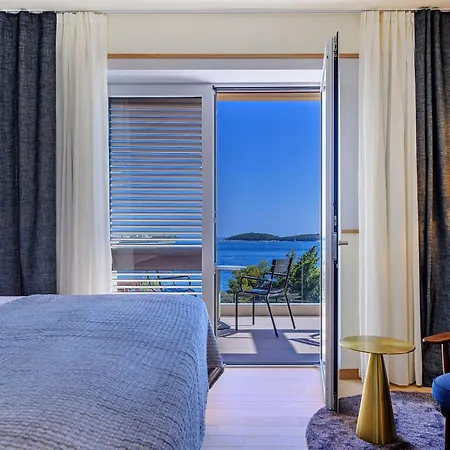 Crystalsea 1 Infinity Heatedpool In Hvar