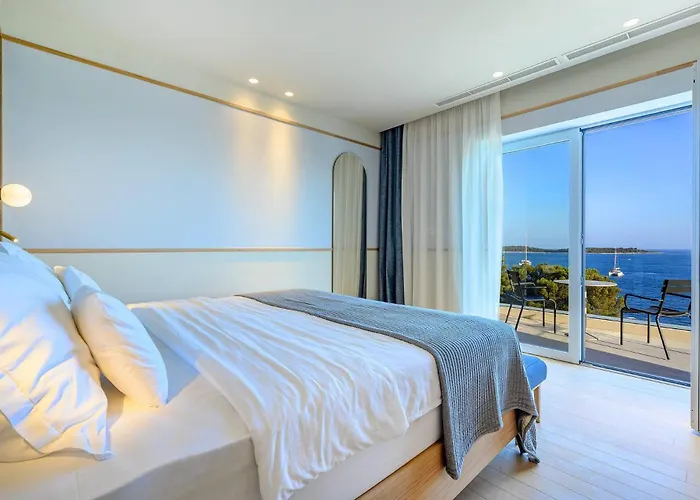 Villa Crystalsea 1 Infinity Heatedpool In Hvar *